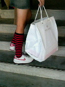 �P�[�L�𔃂�����